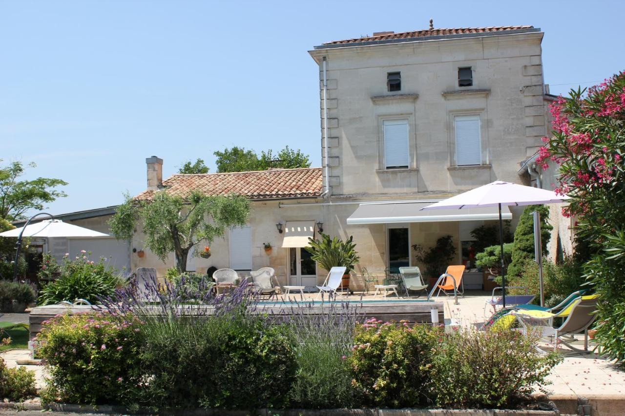 Les Charmes De Vincent - Le Loft Cabernet Bed & Breakfast Fronsac  Exterior photo